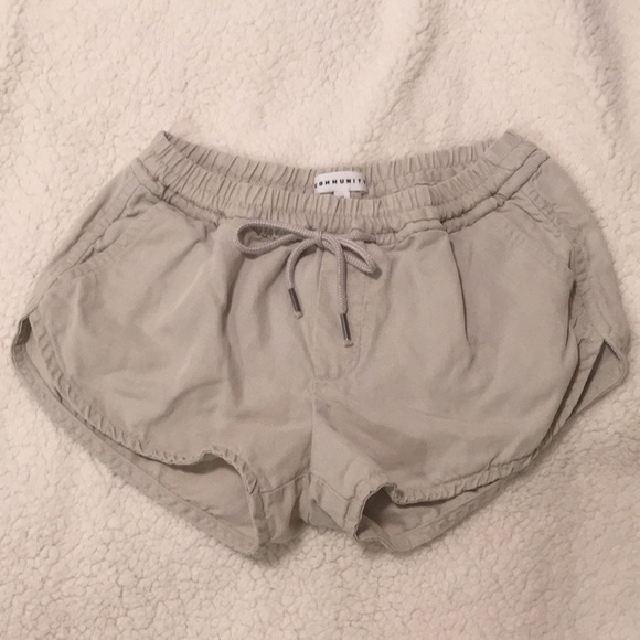 Aritzia Pants - Aritzia shorts